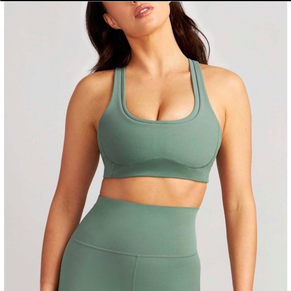 Stori Enroute sports bra